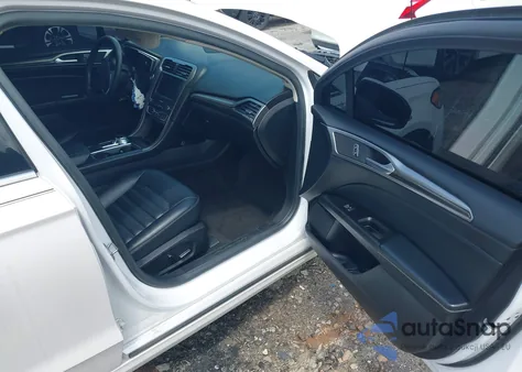 2019 Ford Fusion Sel z USA, uszkodzony, nr VIN 3FA6P0CD4KR231240